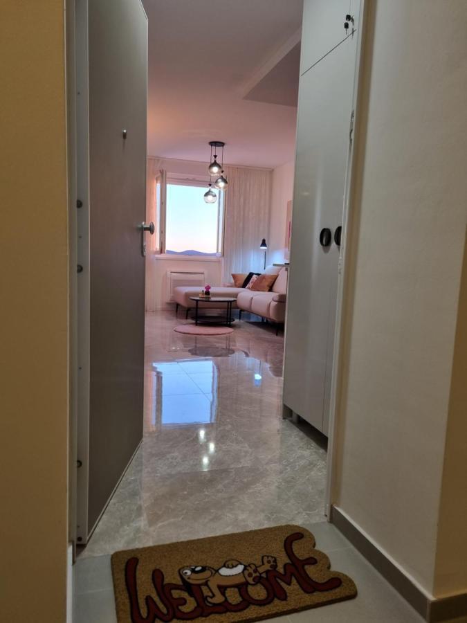 Apartment "50 Shades" With Balcony And Free Parking In The Garage Zadar Eksteriør bilde