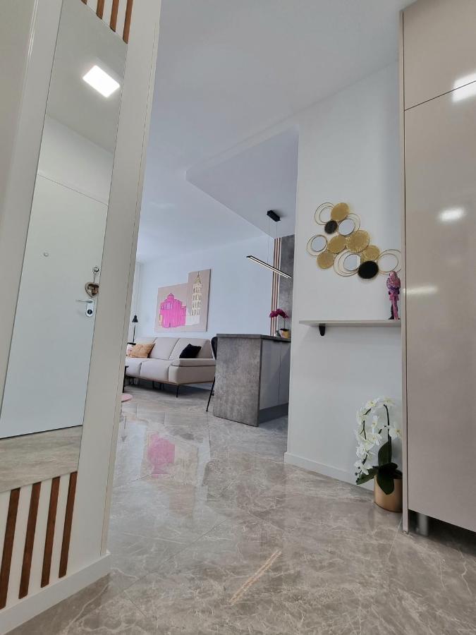 Apartment "50 Shades" With Balcony And Free Parking In The Garage Zadar Eksteriør bilde