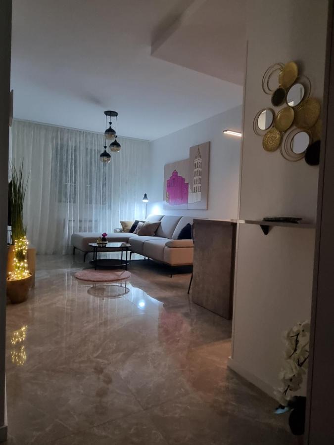 Apartment "50 Shades" With Balcony And Free Parking In The Garage Zadar Eksteriør bilde