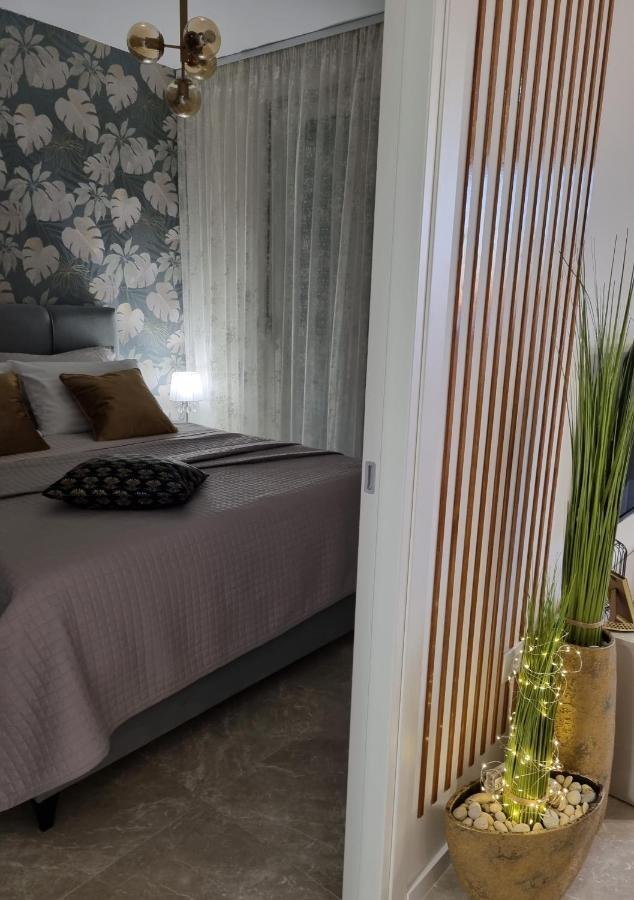 Apartment "50 Shades" With Balcony And Free Parking In The Garage Zadar Eksteriør bilde