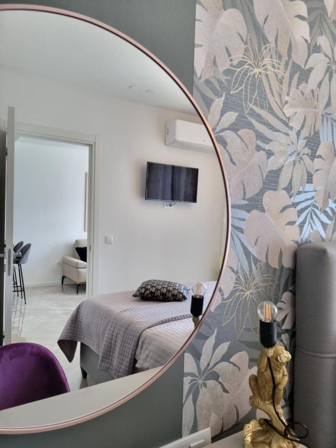 Apartment "50 Shades" With Balcony And Free Parking In The Garage Zadar Eksteriør bilde
