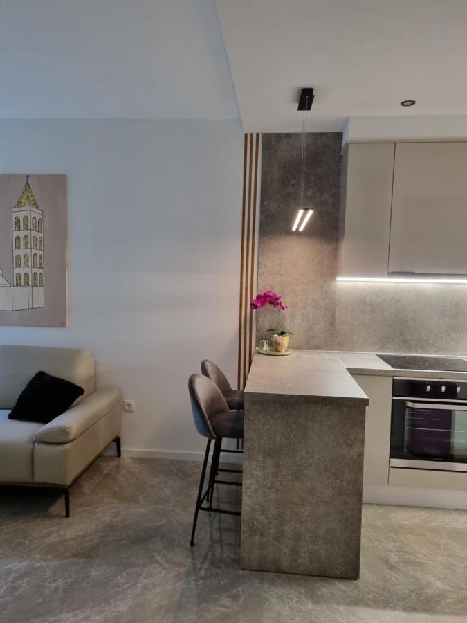 Apartment "50 Shades" With Balcony And Free Parking In The Garage Zadar Eksteriør bilde