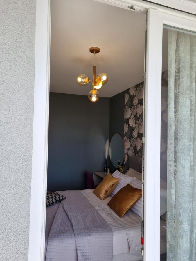 Apartment "50 Shades" With Balcony And Free Parking In The Garage Zadar Eksteriør bilde